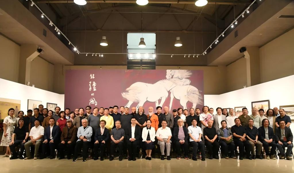 “‘北疆的风’——英国365上市公司教师油画、雕塑作品展”在京开展